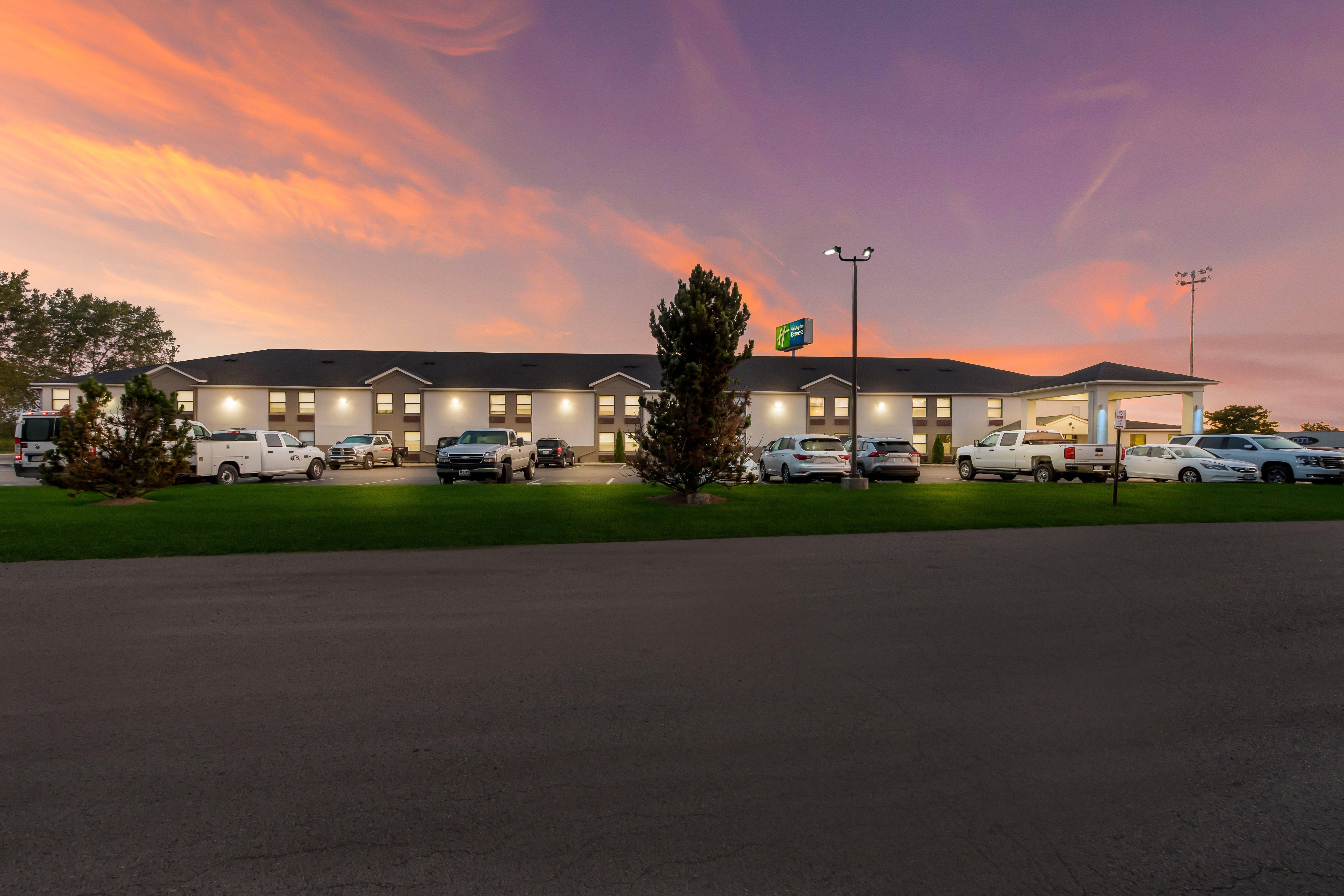 Holiday Inn Express London-I-70 By Ihg Kültér fotó